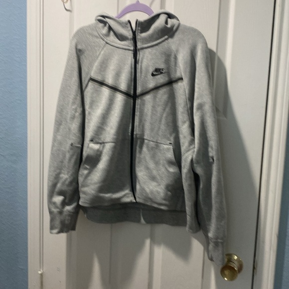 Nike NSW Tech Fleece Windrunner Full-Zip Hoodie Women's 1X Grey CW4298-063 - Picture 3 of 10